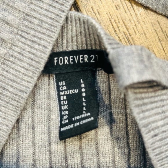 COPY - Knitted Crop Deep V-Neck Long Sleeve Pullover Cross Wrap Loose Pullover … - Picture 4 of 5